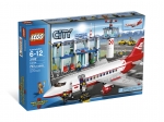 LEGO® Town Airport 3182 released in 2010 - Image: 2
