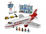LEGO® Town Airport 3182 released in 2010 - Image: 8