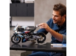 LEGO® Technic BMW M 1000 RR 42130 erschienen in 2022 - Bild: 6