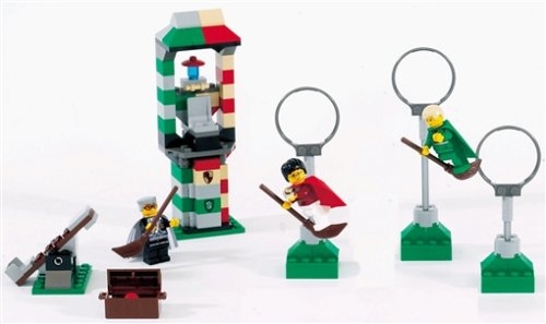 LEGO® Harry Potter Quidditch Practice 4726 released in 2002 - Image: 1