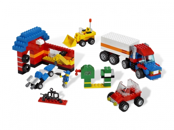 LEGO® Creator Ultimate LEGO® Vehicle Building Set 5489 released in 2009 - Image: 1