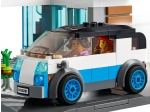 LEGO® City Family House 60291 released in 2020 - Image: 7