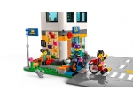 LEGO® City Schule mit Schulbus 60329 erschienen in 2022 - Bild: 4