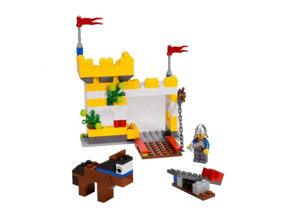 LEGO® Creator Castle Building Set 6193 released in 2009 - Image: 1