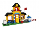 LEGO® Creator My Own LEGO Town 6194 released in 2009 - Image: 3