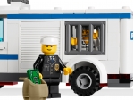 LEGO® Town Prisoner Transport 7286 released in 2011 - Image: 4