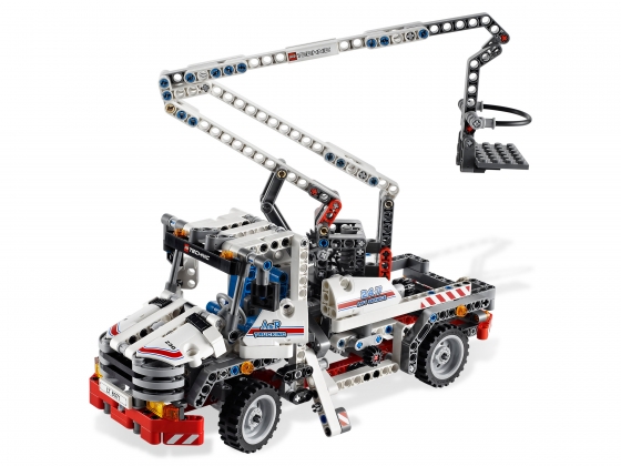 LEGO® Technic Bucket Truck 8071 released in 2011 - Image: 1